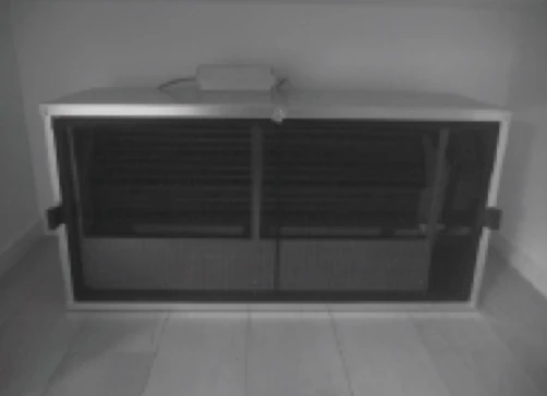 正面上部のつまみを回す